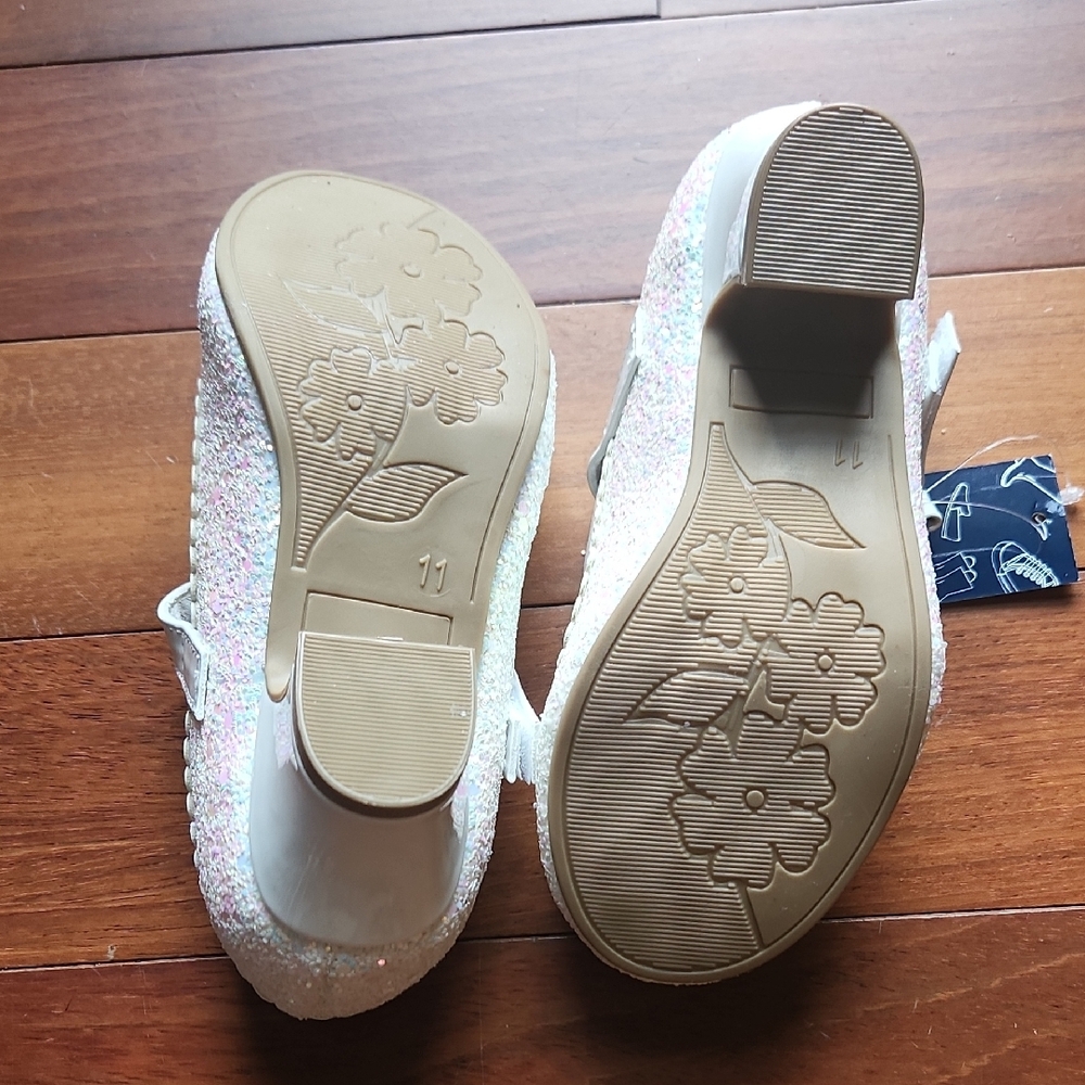 Girls' Sparkly White Dress Shoes with Bow - Picture 4 of 10